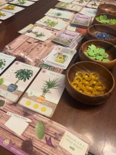 It’s officially November and we are craving cozy game nights at home. Planted understood the assignment.🍂 

#planted #plantedgame #cozy #cozyvibes #fall #boardgames #bgg #boardgambunch